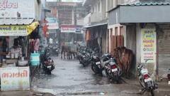 નવરાત્રિના પહેલા જ નોરતે ગુજરાતના 6 જિલ્લામાં ભારે વરસાદની આગાહી, હવામાન વિભાગે 'યલો ઍલર્ટ' જાહેર કર્યું