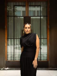 नेहा धूपिया की 8 तस्वीरें: 44 की उम्र में भी हैं बला की हसीना, देखकर आप भी कहेंगे यूं ही नहीं बनीं मिस इंडिया