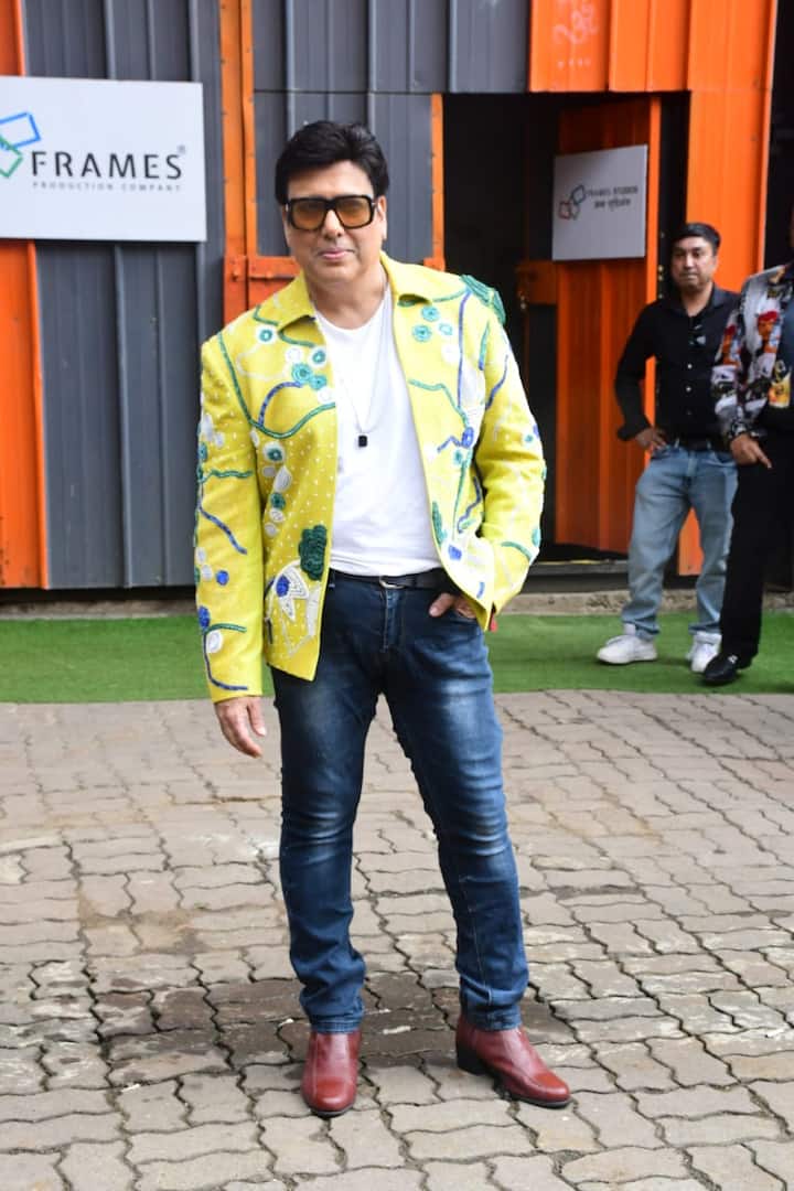 हिंदी सिनेमा के राजा बाबू बढ़ती उम्र के साथ और भी डैशिंग होते जा रहे हैं. उनकी पर्सनैलिटी और उनका चार्म देख कर आज भी लोग अपना दिल गोविंदा के नाम कर देते हैं.