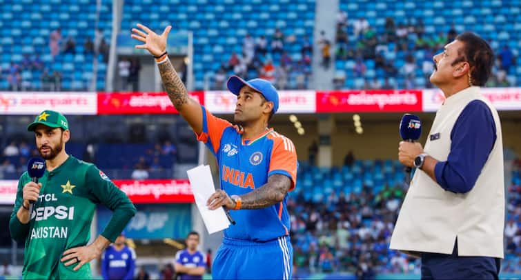 <div>Did Suryakumar Yadav Touch Pakistan Captain's Feet? Truth Behind Viral Clip</div>