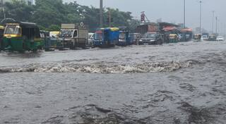 Surat Rain: સુરતમાં જળબંબાકાર, નવરાત્રી પહેલાના વરસાદે ગરબા આયોજકોની ચિંતા વધારી, ઠેક-ઠેકાણે ભરાયા પાણી