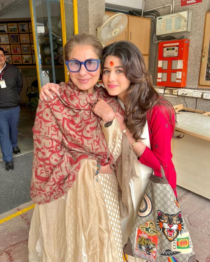 Naomika is the granddaughter of actors Rajesh Khanna and Dimple Kapadia.