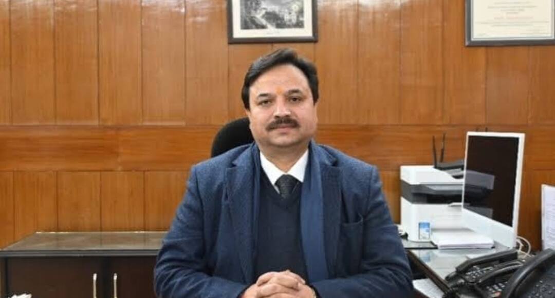 हिमाचल प्रदेश: नवरात्रि पर शिमला के मंदिरों में होगी भारी भीड़, भक्तों की सुविधा के लिए की गईं खास व्यवस्थाएं Shimla temples for Navratri Special arrangements DC Anupam Kashyap issued strict instructions हिमाचल प्रदेश: नवरात्रि पर शिमला के मंदिरों में होगी भारी भीड़, भक्तों की सुविधा के लिए की गईं खास व्यवस्थाएं