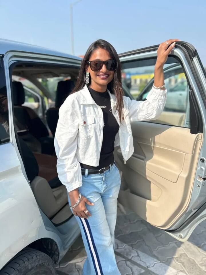 Mahakumbh girl Monalisa Bhosle often makes headlines with her looks. All are crazy about their beauty and now they have once again done the limelight in their name.