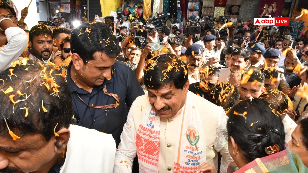 CM Mohan Yadav bought Kurta for Dussehra, payment from UPI, said- 'Savings festival is GST 2.0