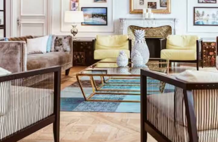 ਸੀਮਿੰਟ ਅਤੇ ਸਰੀਆ ਤੋਂ ਇਲਾਵਾ, ਰੇਤ, ਬੱਜਰੀ, ਇੱਟਾਂ, ਪਲਾਸਟਰ, ਪਾਈਪ ਅਤੇ ਫਿਟਿੰਗ ਵਰਗੀਆਂ ਸਮੱਗਰੀਆਂ ਦੀ ਵੀ ਲੋੜ ਹੁੰਦੀ ਹੈ। ਇਹਨਾਂ ਦੀ ਕੀਮਤ ਲਗਭਗ ₹250,000 ਤੋਂ ₹300,000 ਤੱਕ ਹੁੰਦੀ ਹੈ। ਮਜ਼ਦੂਰੀ ਅਤੇ ਛੋਟੇ ਉਪਕਰਣਾਂ ਦੀ ਲਾਗਤ ਸ਼ਾਮਲ ਕਰੋ।