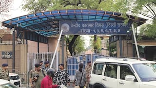 Delhi: तिहाड़ जेल से अफजल गुरु और मकबूल भट्ट की कब्रें हटाने की मांग, हाई कोर्ट में याचिका दायर