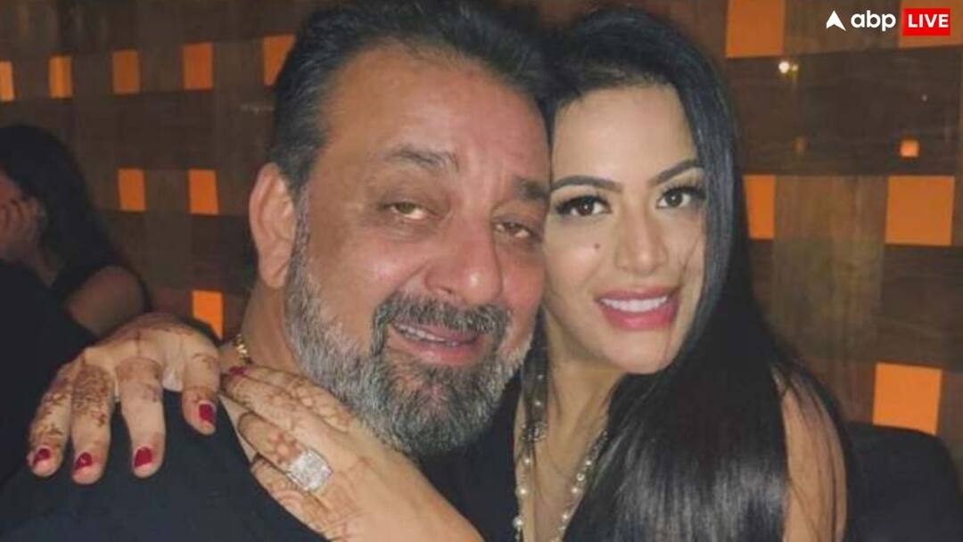 संजय दत्त की बेटी त्रिशाला को था 'एक्टिंग का भूत', एक्टर ने लगाई पाबंदी, कहा था- मैं उसकी टांगे तोड़ देता