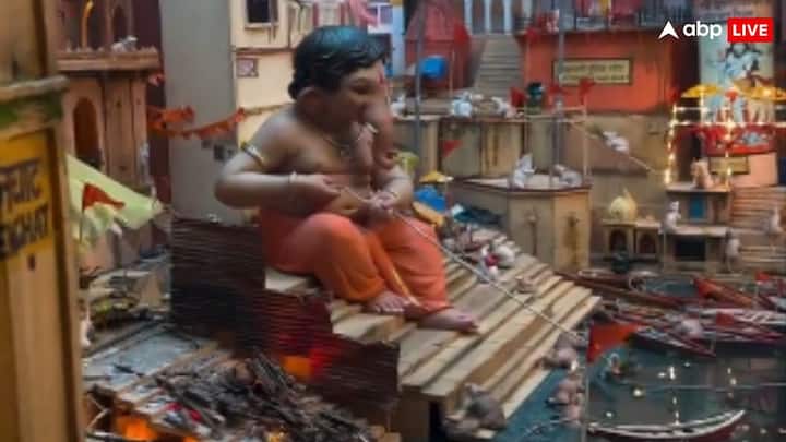 Also, Ganesh ji has been established on this ghat, which has been seated on the stairs along the ghat, which is attracting people a lot.