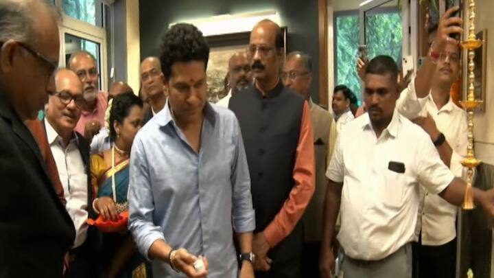 माहीम मतदारसंघ महायुतीकडून मनसेला सोडण्याची चर्चा सुरू होती, मात्र सदा सरवणकर आपल्या तिकीटावर अडून बसल्याने अखेर ही जागा शिवसेनेनं लढवली. तेव्हापासून सरवणकर आणि राज ठाकरे यांच्यातील संबंधात तणाव होता.