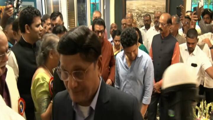 विधानसभा निवडणुकांवेळी मनसे अध्यक्ष राज ठाकरेंच्या मुलाविरुद्ध ठोस भूमिका घेत, सदा सरवणकर यांनी निवडणूक लढवली होती.