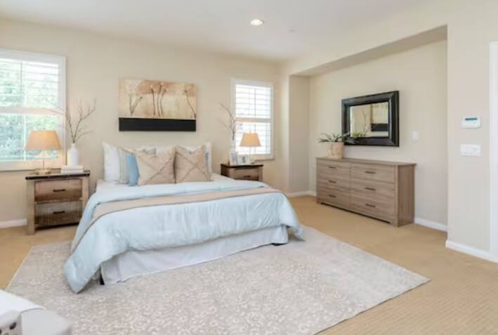 1BHK ਘਰ ਲਈ ਲੋੜੀਂਦੀ ਮੁੱਖ ਉਸਾਰੀ ਸਮੱਗਰੀ ਵਿੱਚ ਸੀਮਿੰਟ ਅਤੇ ਸਰੀਆ ਸ਼ਾਮਲ ਹਨ। 450 ਵਰਗ ਫੁੱਟ ਲਈ ਲਗਭਗ 36 ਤੋਂ 45 ਥੈਲੇ ਸੀਮਿੰਟ ਦੀ ਲੋੜ ਹੁੰਦੀ ਹੈ, ਜਿਸਦੀ ਕੀਮਤ ₹450-500 ਪ੍ਰਤੀ ਥੈਲਾ ਹੈ, ਜਿਸਦੇ ਨਤੀਜੇ ਵਜੋਂ ਕੁੱਲ ਲਾਗਤ ₹16,200 ਤੋਂ ₹22,500 ਤੱਕ ਹੁੰਦੀ ਹੈ।