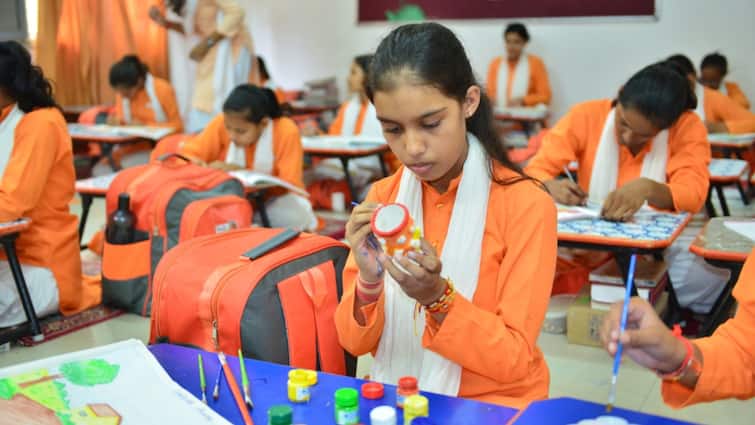 <div>Transforming Learning: How An Ancient-Modern Education Model Is Shaping Students' Future & Well-Being</div>