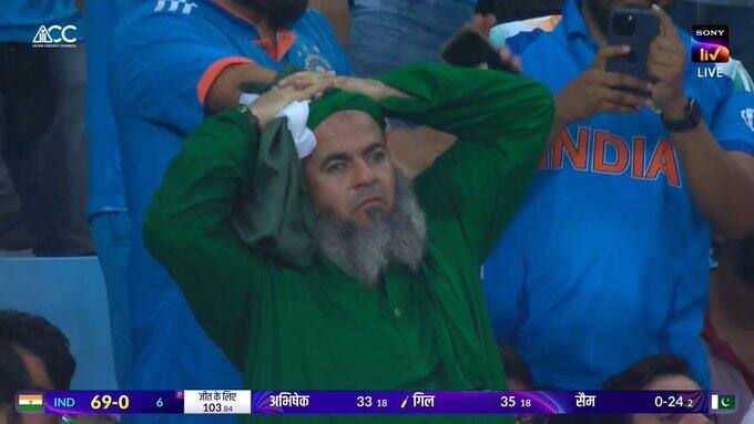 या सामन्यात पाकिस्तानने सुरुवातीला दमदार खेळ दाखवला होता. अवघ्या 10 षटकांत त्यांनी 90 धावांचा टप्पा ओलांडला होता.