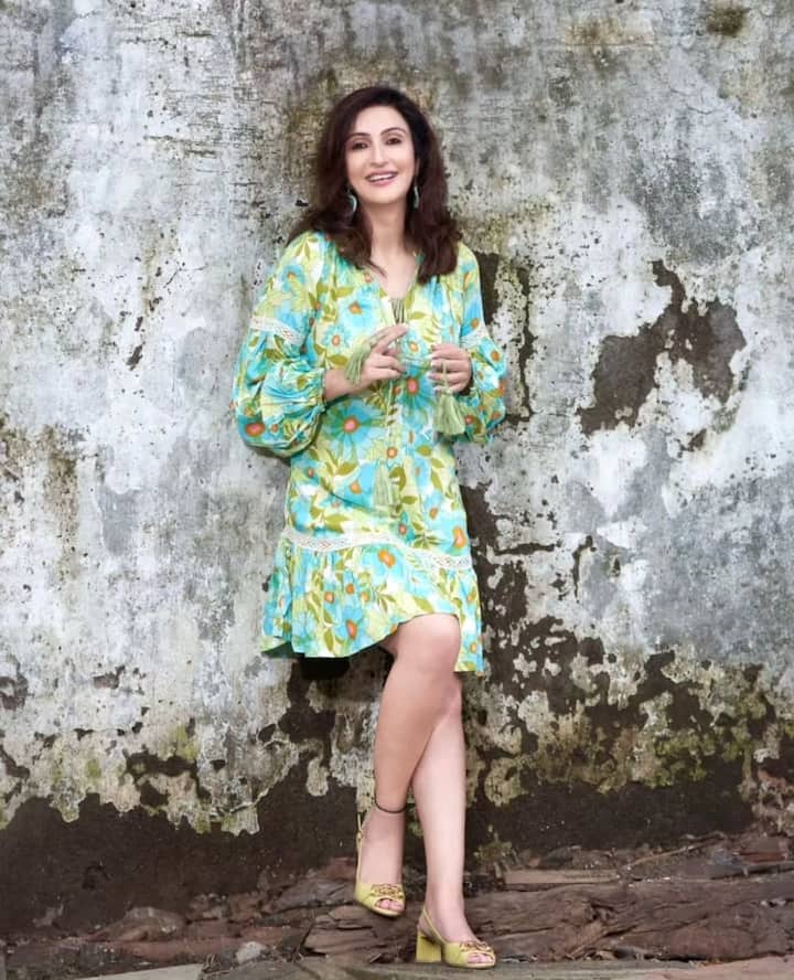 It was also said in the report that after marriage with Juhi, Anoop also refused to take the responsibility of both his daughters.