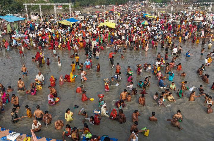 इसी मंदिर के पुजारी दिनेश चतुर्वेदी ने कहा, 'आज से शुरू होकर अगले सप्ताह समाप्त होने वाला यह उत्सव शांति, खुशी, विकास और पड़ोसी देशों के साथ अच्छे संबंध रूपी आशीर्वाद लाएगा.'