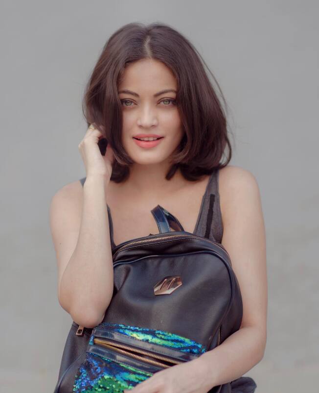 People started comparing Sneha Ullal to Aishwarya Rai, and their own identity began to suppress. This was the reason that she could not do much films in Bollywood. Gradually he distanced himself from films.