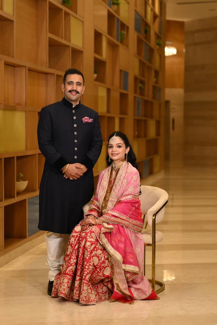 Dr. Amreen Kaur's family hails from Chandigarh. His father's name is Jotinder Singh Sekhon and mother's name is OPinder Kaur.