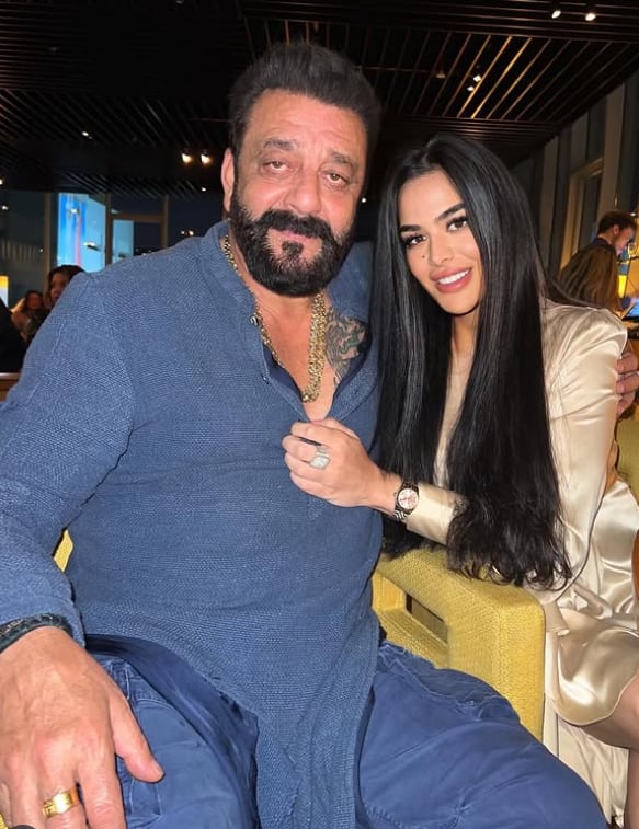 संजय दत्त की बेटी त्रिशाला को था 'एक्टिंग का भूत', एक्टर ने लगाई पाबंदी, कहा था- मैं उसकी टांगे तोड़ देता