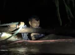 परंड्यातील वडनेरमध्ये पुरात कुटुंब अन्न पाण्याविना अडकलं, NDRF च्या साथीनं ओम राजेनिंबाळकर स्वत: पाण्यात उतरले, 18 तासानंतर सुखरुप सुटका