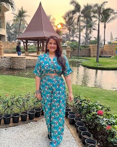 शाहिद कपूर की 'बहन' की 10 तस्वीरें, ग्लैमर में 'भाभी मीरा राजपूत' को देती हैं कड़ी टक्कर