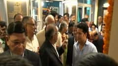 Raj Thackeray: विधानसभेला दंड थोपटले; पण राज ठाकरे समोर येताच 70 वर्षीय सदा सरवणकरांनी पाय धरले