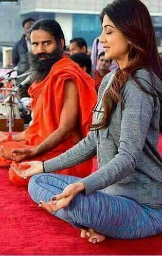 ती नाश्त्यात चहा आणि दलिया खाते. पांढऱ्या साखरेऐवजी ती ब्राऊन शुगर वापरते