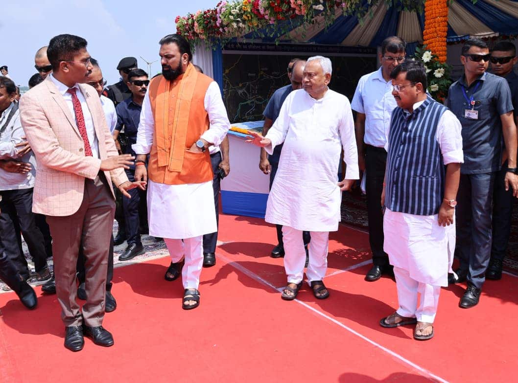 पटना, आरा, बक्सर से लखनऊ जाना होगा आसान! CM ने 6495 करोड़ की गंगा पथ परियोजना का किया शिलान्यास