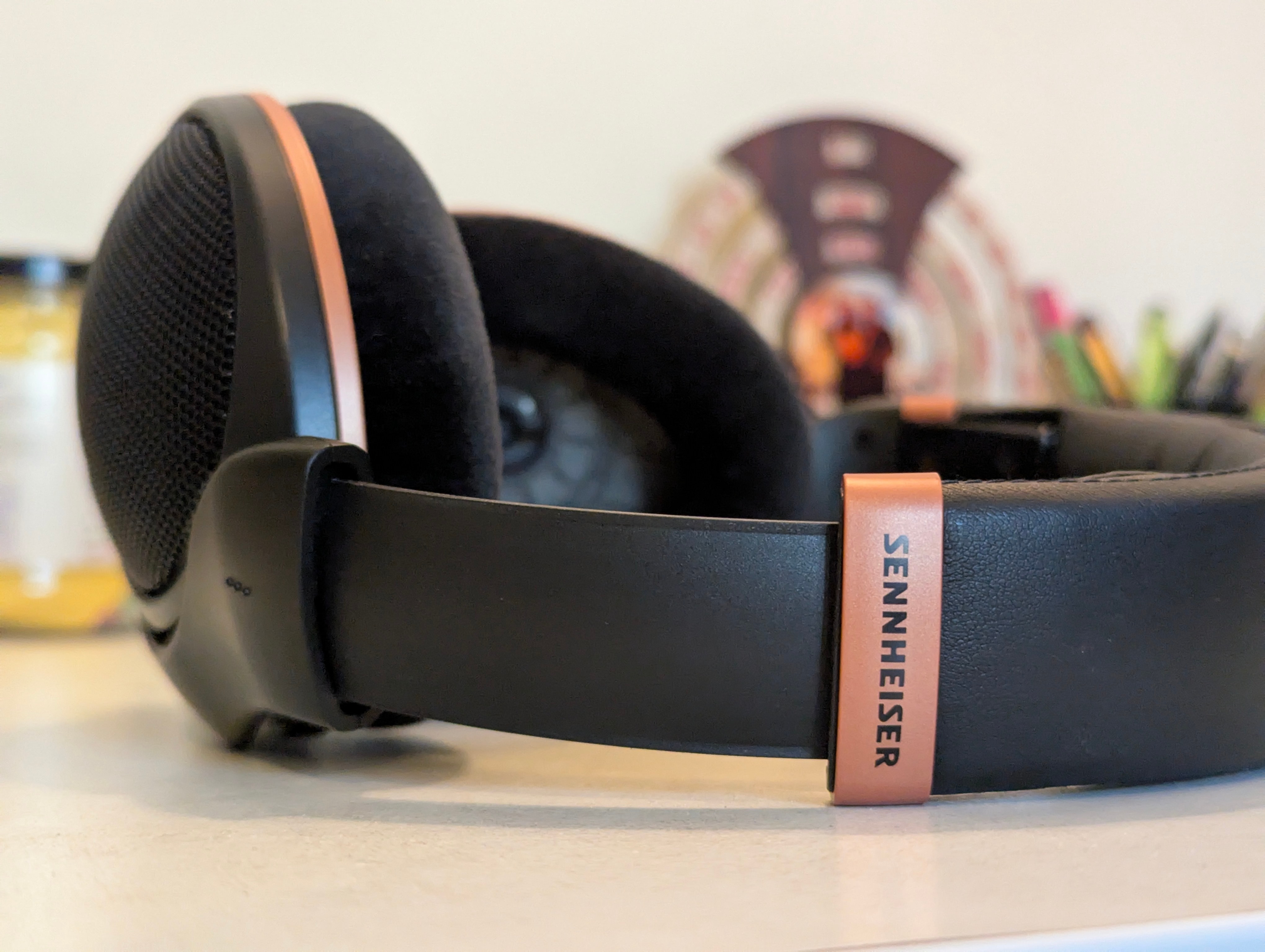 Gadgets Review | Sennheiser HD 505 Copper Edition: Easy On The Ears (& The Eyes)
