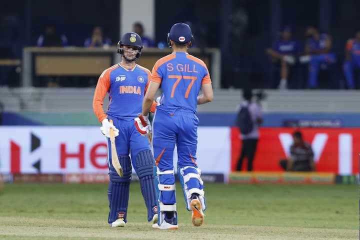 लक्ष्याचा पाठलाग करताना शुभमन गिल आणि अभिषेक शर्मा यांनी पहिल्या विकेटसाठी शतकी भागीदारी (105) केली.