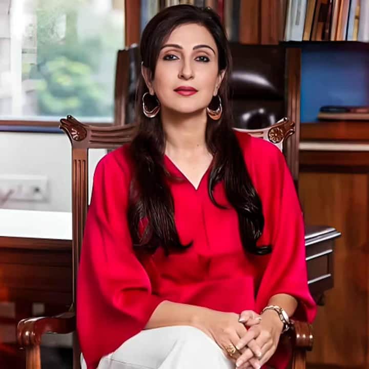However, Juhi divorced in 2009. After that the actress befriends Anoop Soni and then both fell in love.
