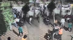 अकोल्यात सराईत गुन्हेगाऱ्यांच्या दोन गटात राडा; तुफान दगडफेक, लाथा बुक्क्यांनी मारहाण, 6 जण जखमी, घटना CCTV मध्ये कैद