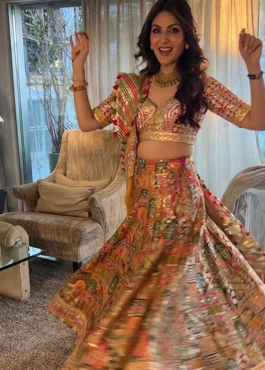 Riddhima is the elder sister of actor Ranbir Kapoor. He married businessman Bharat Sahni in 2006. Riddhima is known for her modern fashion sense and has walked the ramp for many Indian designers.