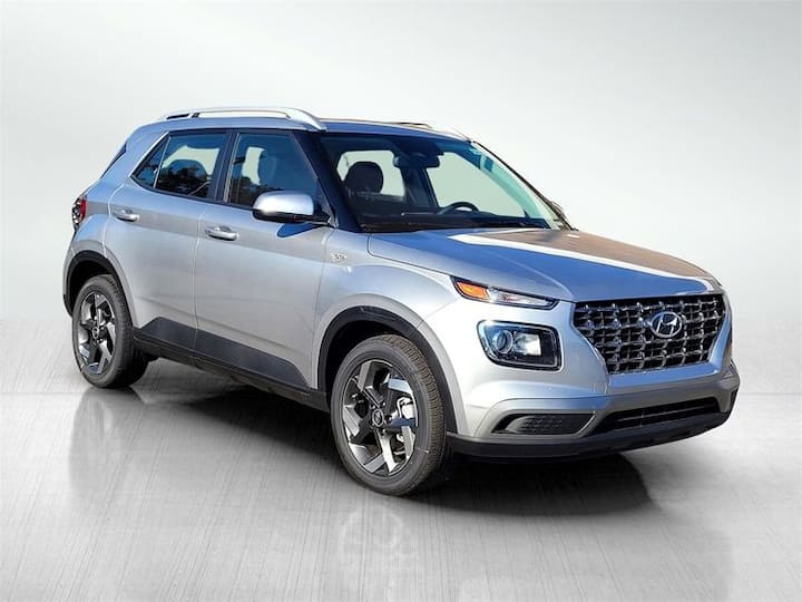 या किंमत कपातीमुळे ग्राहकांना अधिक किफायतशीर पर्याय उपलब्ध होतील. सब-कॉम्पॅक्ट SUV आणि प्रीमियम हॅचबॅक गाड्यांमध्ये मागणी वाढेल.