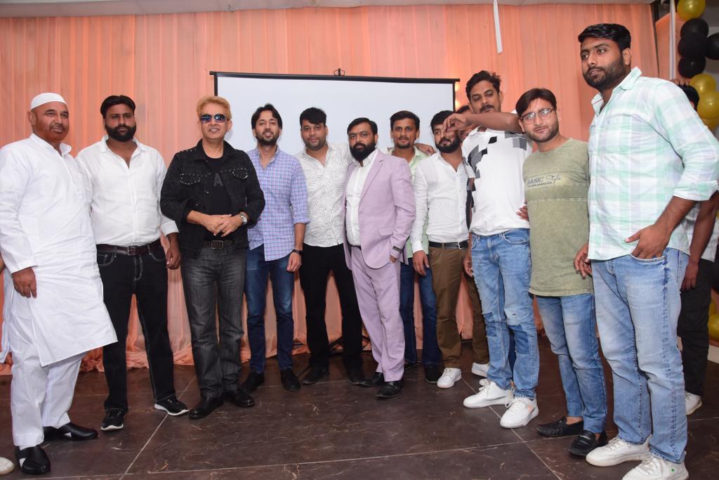 Hair stylist Javed Habib and his son filed a case, accused of cheating 150 people