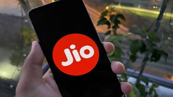 આટલું જ નહીં, Jio આ પ્લાન સાથે અન્ય ઘણા ફાયદા પણ આપે છે. આ પ્લાનમાં યુઝર્સને Jio સિનેમા, Jio TV અને Jio Cloud નું મફત સબ્સ્ક્રિપ્શન પણ મફત મળે છે.