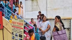 Satara Gold offer news: इन्स्टाग्रामवर 50 व्ह्यूज द्या अन् एक ग्रॅम सोनं मोफत मिळवा; साताऱ्यातील दुकानाबाहेर महिलांची तुफान गर्दी अन् पोलिसांची एन्ट्री