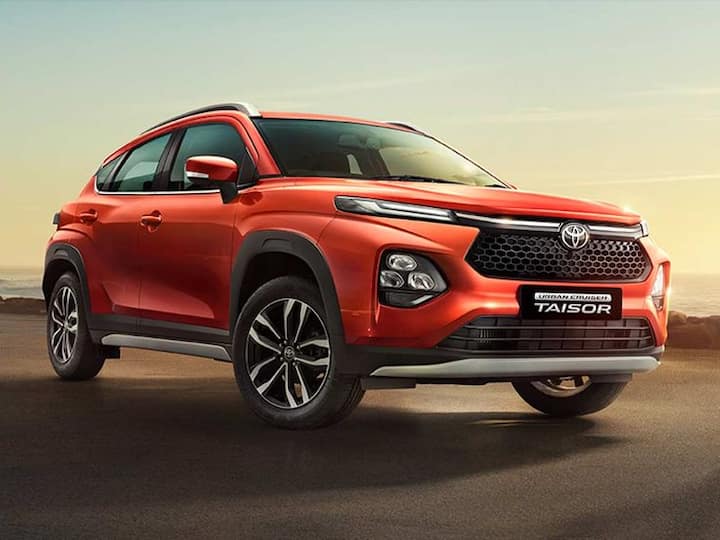 Toyota Taisor : Urban Cruiser Taisor चं टॉप-एंड व्हेरिएंट आता 1.11 लाखाने स्वस्त झाला आहे. Kia Sonet : टॉप-एंड व्हेरिएंटवर तब्बल 1.64 लाखापर्यंत किंमत कपात झाली असून संपूर्ण रेंजमध्ये 1 लाखापेक्षा अधिकची कपात झाली आहे.