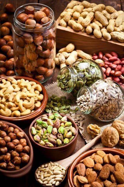 संशोधनानुसार ड्राय फ्रूट्स सुपर फूडपेक्षा कमी नाहीत. हे नवरात्रीत सर्वाधिक खाल्ले जातात.