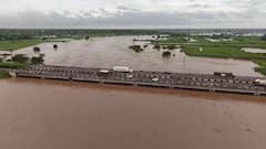 Solapur Rain News: मराठवाड्यात जलप्रलय! गेल्या 70 वर्षाच्यात प्रथमच सीना नदीचे रौद्ररूप; पुराच्या पाण्याने अनेक गावांना वेढा