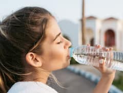 Excess Protein Side Effects: प्रोटीन का ज्यादा सेवन करने से क्या होता है? जानें शरीर में दिखने वाले 7 संकेत