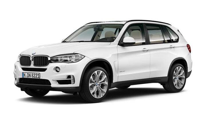 अलिकडेच जाहीर झालेल्या GST 2.0 निर्णयामुळे भारतात कार आणि एसयूव्ही अधिक परवडणाऱ्या ठरल्या आहेत. सरकारच्या या निर्णयाचे सर्व प्रमुख कार उत्पादकांनी स्वागत केले असून, त्यांनी त्यांच्या ICE (इंटरनल कम्बशन इंजिन) मॉडेल्सच्या किमतीत कपात करण्याची घोषणा केली आहे.