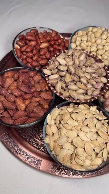 आयुर्वेद ही एक प्राचीन औषधी पद्धत आहे. ड्राय फ्रूट्सचे फायदे आयुर्वेदिक दृष्टीकोनातून समजून घेणं गरजेचं आहे.