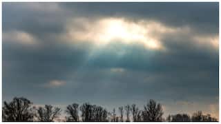 Weather Update:దడ పుట్టిస్తున్న అల్పపీడనం- ఏపీ, తెలంగాణలోని పలు జిల్లాలకు రెడ్ అలర్ట్;ప్రజలు అప్రమత్తంగా ఉండాలని హెచ్చరిక!