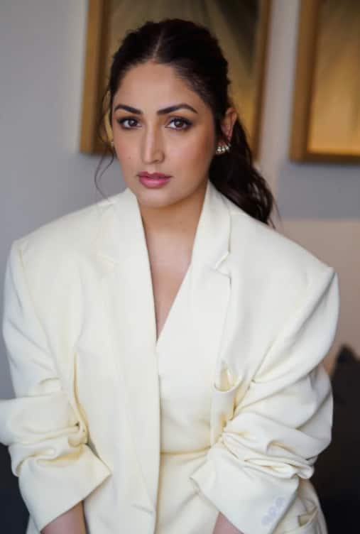 Vaya ने r उ उ r द rircuraurauma, rasamana, ओएमजी 2, vapa, rabur, rurch 370, rabar जैसी जैसी कई हिट फिल फिल फिल फिल दी दी