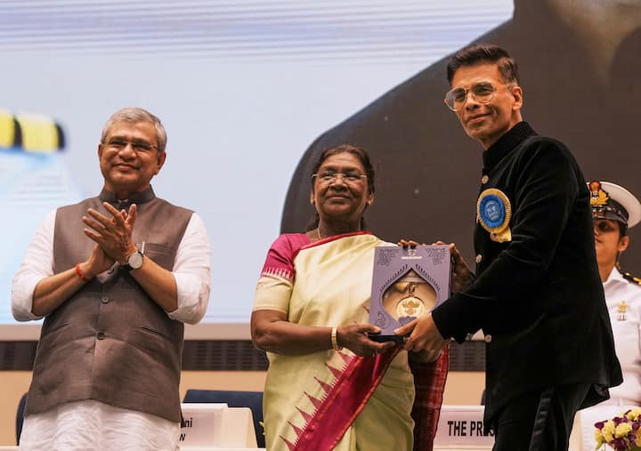 Bollywood's famous filmmaker Karan Johar's film 'Rocky Aur Rani Ki Prem Kahani' won the Best Popular Film Award.