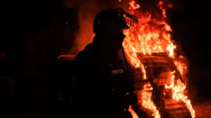 अरब सागर में बसा लक्षद्वीप भारत का सबसे छोटा केंद्रशासित प्रदेश है. यहां की जनसंख्या करीब 70 हजार के आसपास है और अधिकांश लोग मुस्लिम समुदाय से ताल्लुक रखते हैं.