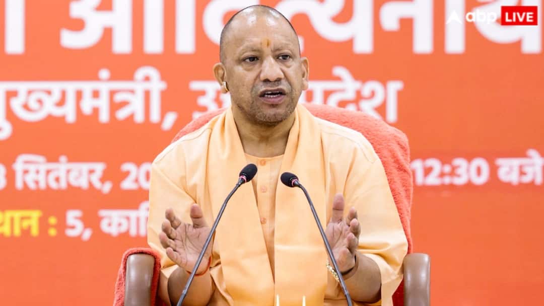 बुंदेलखंड को पर्यटन हब बनाने की तैयारी, सीएम योगी ने पीएम मोदी से की ये अपील Cm Yogi Letter to PM Narendra For transfer the Buldelkhand forts to the state government बुंदेलखंड को पर्यटन हब बनाने की तैयारी, सीएम योगी ने पीएम मोदी से की ये अपील