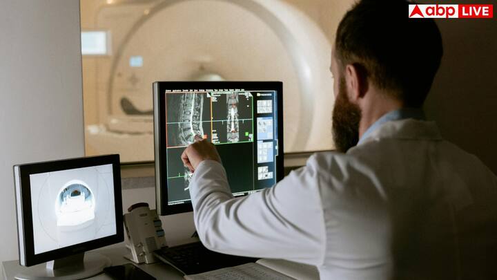 अब टेक्नोलॉजी की मदद से टीबी की पहचान पहले से आसान हो गई है. वैज्ञानिकों ने ऐसी आर्टिफिशियल इंटेलिजेंस (AI) तकनीक विकसित की है जो सिर्फ आवाज सुनकर यह बता सकती है कि व्यक्ति को टीबी है या नहीं.