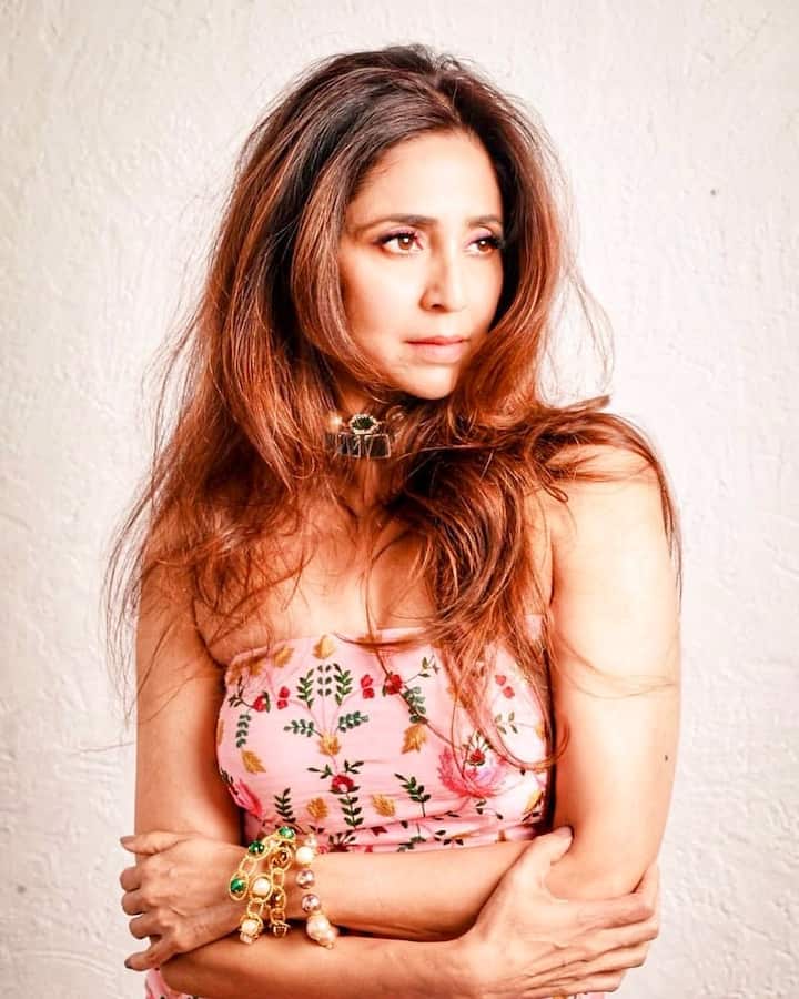 बता दें वो शो में करीब एक साल तक तुलसी के रोल में नजर आई थीं. एक्ट्रेस ने बताया कि उनसे दर्शक काफी नाराज हो गए थे और उन्हें काफी आलोचना झेलनी पड़ी थी.